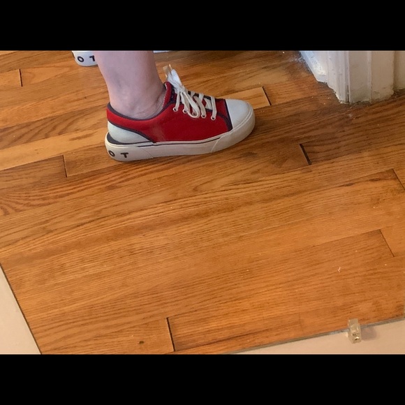 Women’s vintage Tommy Hilfiger Slingback Sneakers - Picture 10 of 12